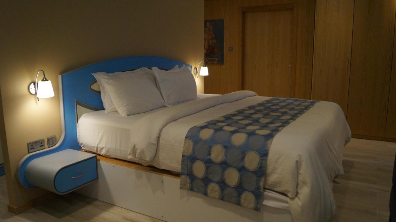 C Hotel Манама Экстерьер фото